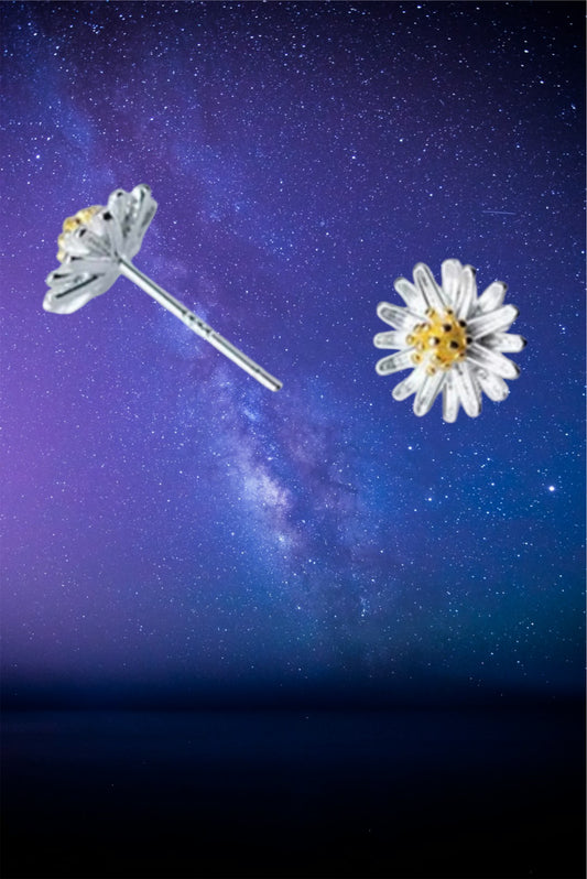 Sterling silver daisy stud earrings