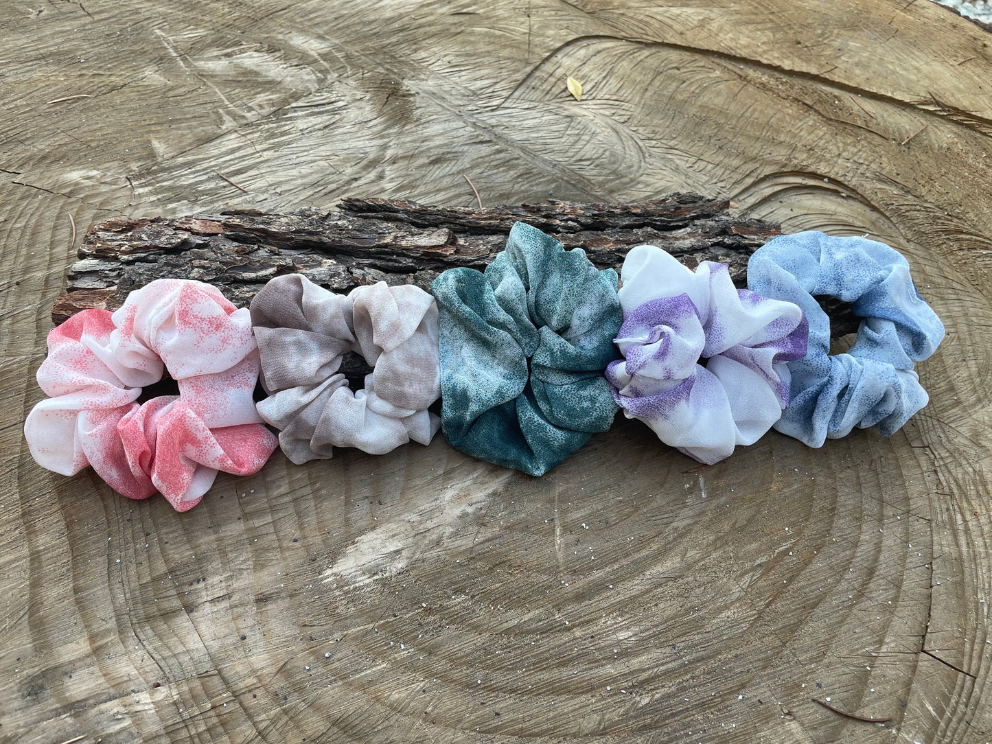 5 piece tie dye  hair scrunchies